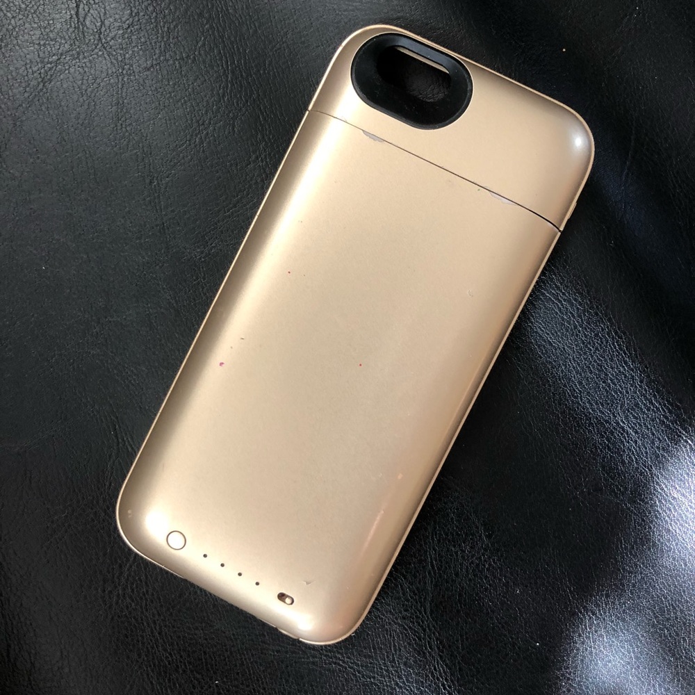 Mophie charging case. iPhone 6